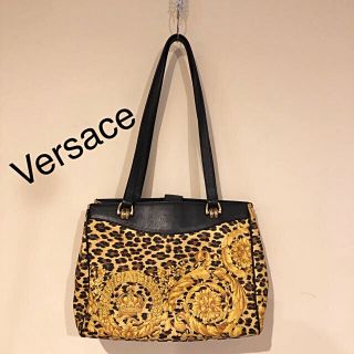 ジャンニヴェルサーチ(Gianni Versace)の《正規品》ヴェルサーチ ゴージャス ショルダーバッグ(ショルダーバッグ)