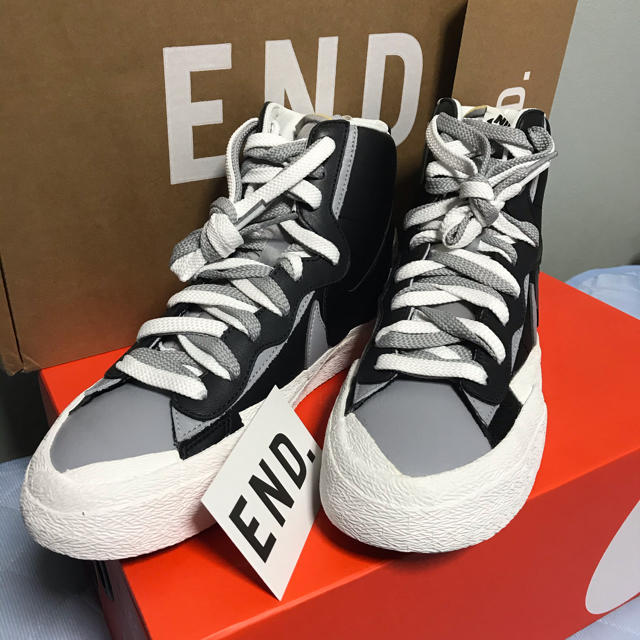 NIKE(ナイキ)のNike x sacai  Blazer Mid メンズの靴/シューズ(スニーカー)の商品写真