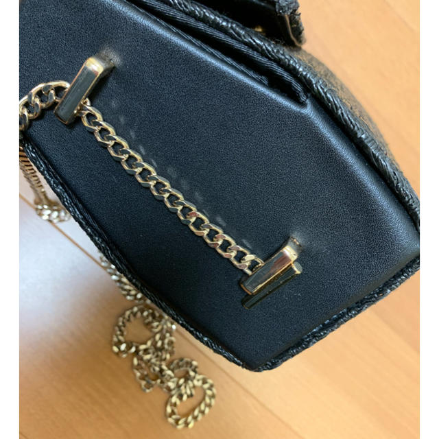 ZARA(ザラ)のZARA  カゴ バッグ  チェーン  クロスボディバッグ  スクエア レディースのバッグ(ショルダーバッグ)の商品写真