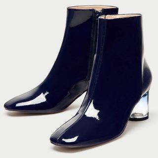 ザラ(ZARA)の送料無料 ☆ ZARA ザラ ☆ スケルトンヒール エナメル ブーツ ブーティ(ブーツ)