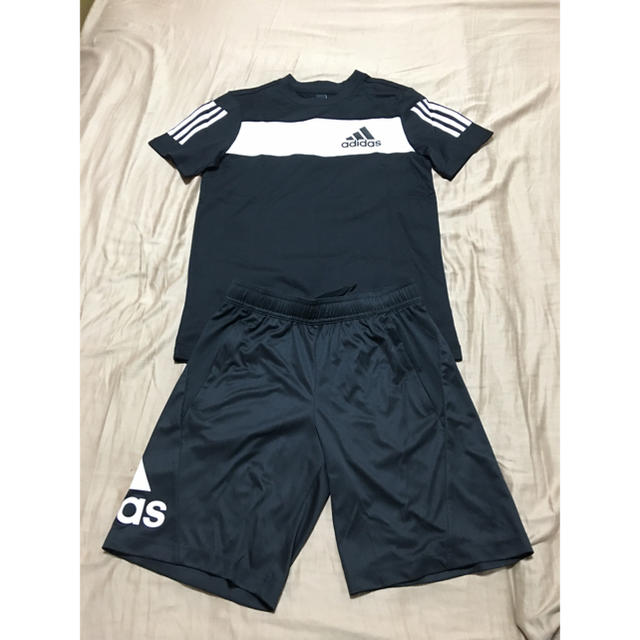 adidas(アディダス)の[新品] アディダス ジュニア セットアップ キッズ/ベビー/マタニティのキッズ服男の子用(90cm~)(Tシャツ/カットソー)の商品写真