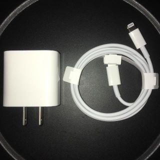 アップル(Apple)の【Apple 純正】 18W 電源アダプタ Lightningケーブル　セット(バッテリー/充電器)