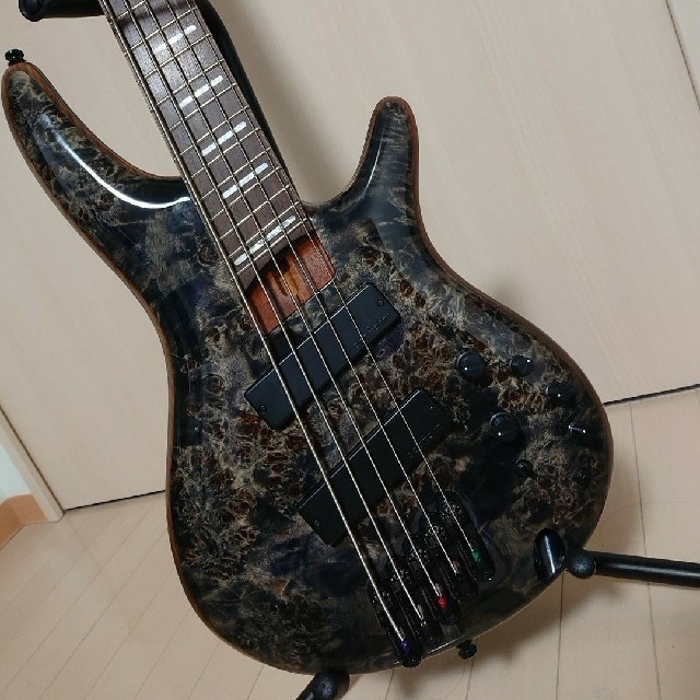 Ibanez(アイバニーズ)の
【値下げ】5弦/マルチスケール Ibanez-SRMS805DTW 楽器のベース(エレキベース)の商品写真