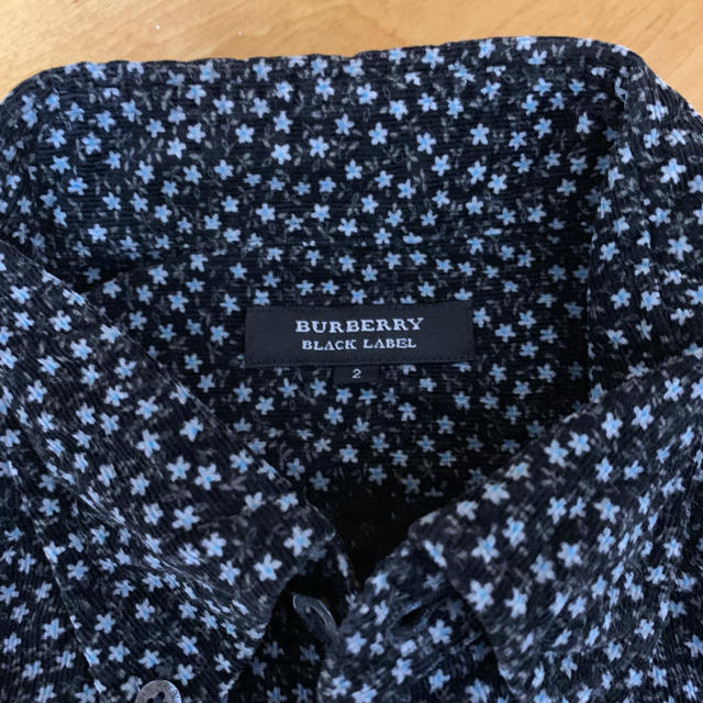 BURBERRY BLACK LABEL(バーバリーブラックレーベル)のバーバリーブラックレーベル 花柄 シャツ メンズのトップス(シャツ)の商品写真