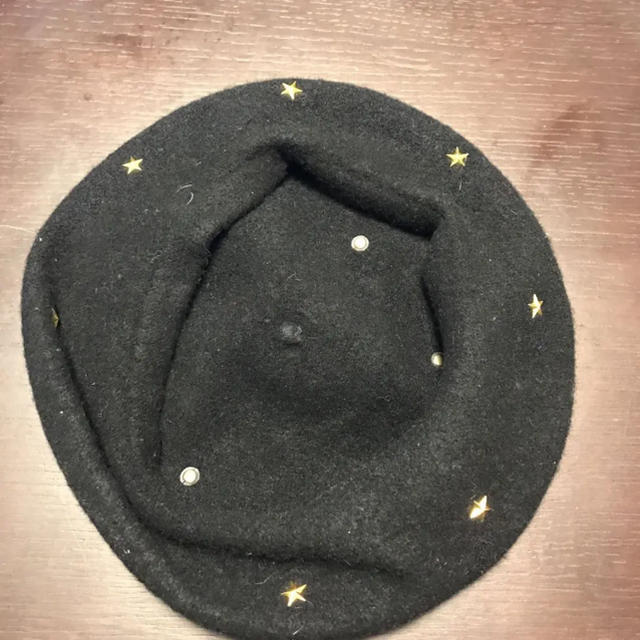 E hyphen world gallery(イーハイフンワールドギャラリー)の星スタッズ付きベレー帽 レディースの帽子(ハンチング/ベレー帽)の商品写真