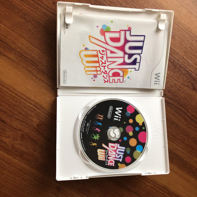 Wii(ウィー)のJUST DANCE Wii エンタメ/ホビーのゲームソフト/ゲーム機本体(家庭用ゲームソフト)の商品写真