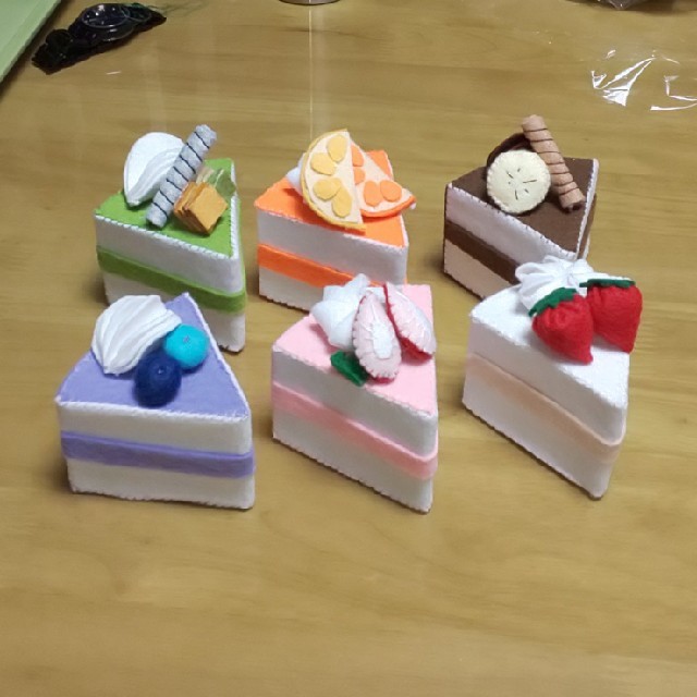 フェルトケーキ　おままごと　ハンドメイド