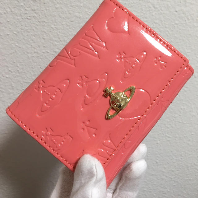 Vivienne Westwood(ヴィヴィアンウエストウッド)のエナメルピンクがま口財布❤️ヴィヴィアンウエストウッド❤️新品・未使用 レディースのファッション小物(財布)の商品写真