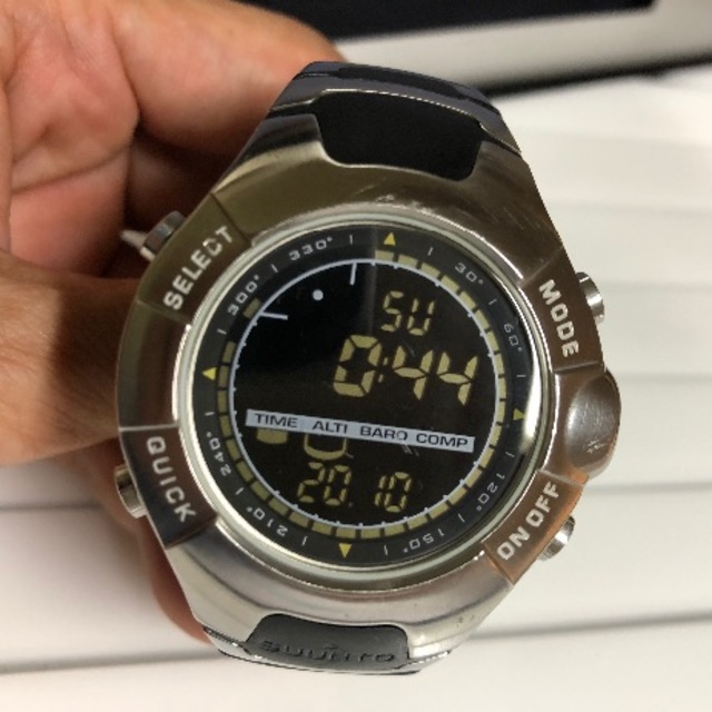 SUUNTO(スント)の【お洒落】スント オブザーバー 定価：72,000円 レディースのファッション小物(腕時計)の商品写真