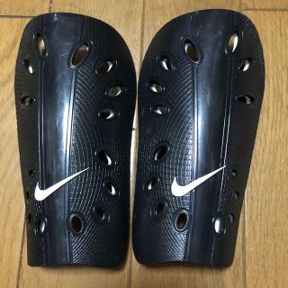 ナイキ(NIKE)のキッズ用　NIKE サッカー　すね当て(サッカー)