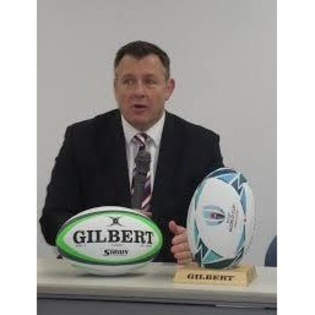 【ＲＷＣ２０１９公式試合球　(刻印入り限定生産)専用スタンド付　シリウス】