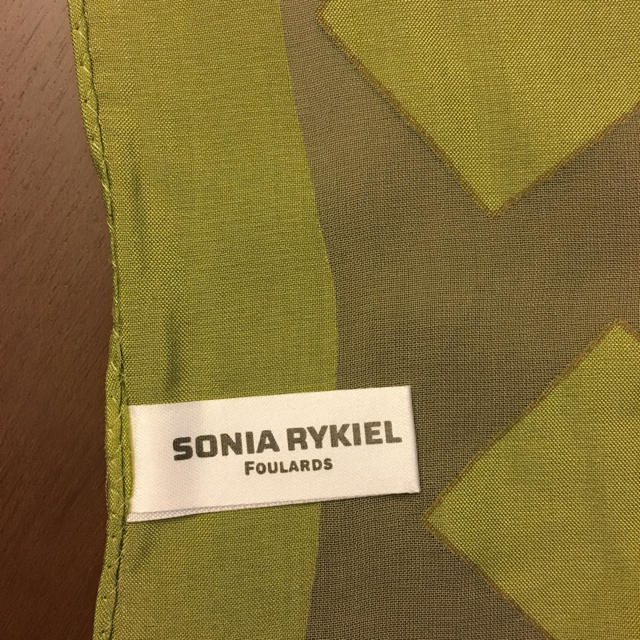 SONIA RYKIEL(ソニアリキエル)のソニアリキエル　大判スカーフ　絹100 レディースのファッション小物(バンダナ/スカーフ)の商品写真