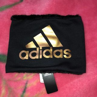 アディダス(adidas)の来ました‼️映えるGOLDロゴマーク adidasネックウォーマー‼️(ネックウォーマー)