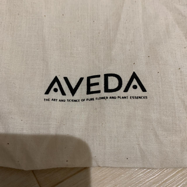 AVEDA(アヴェダ)のaveda 巾着  【未使用品】 コスメ/美容のヘアケア/スタイリング(ヘアブラシ/クシ)の商品写真