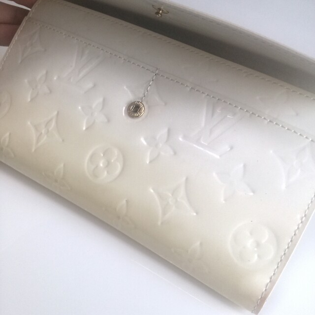 LOUIS VUITTON(ルイヴィトン)のヴィトン☆長財布 ヴェルニ 中古 レディースのファッション小物(財布)の商品写真