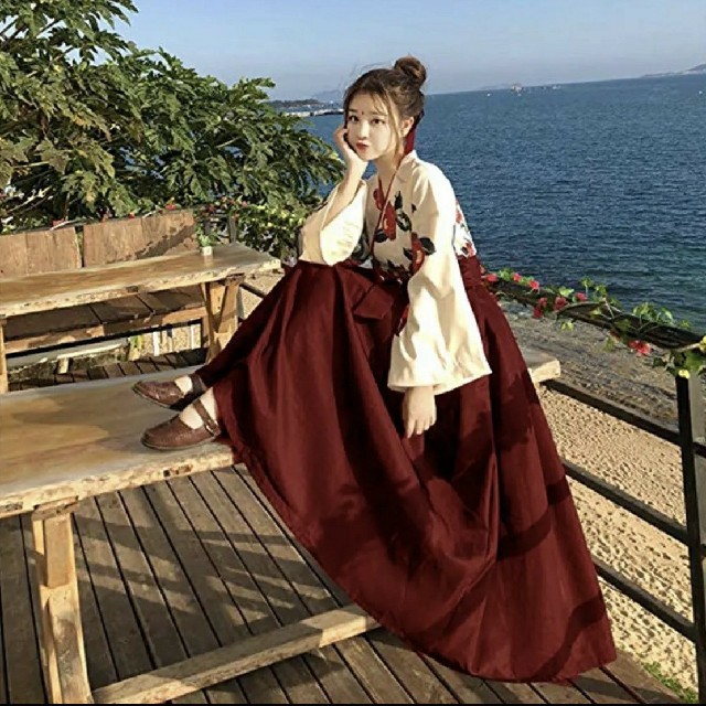 Mサイズ　椿　花柄　袴　着物セット　赤 レディースの水着/浴衣(着物)の商品写真
