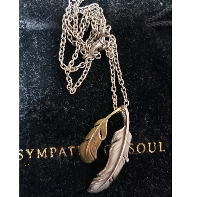 S.O.S fp(エスオーエスエフピー)のSYMPATHY OF SOUL フェザーネックレス メンズのアクセサリー(ネックレス)の商品写真