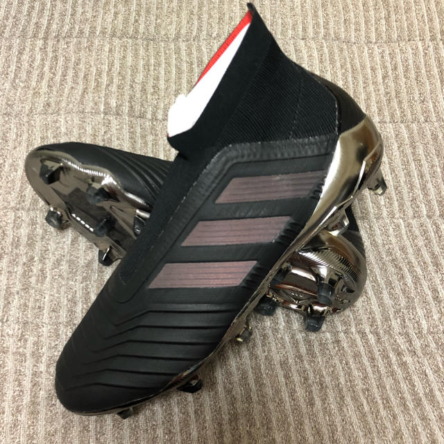 adidas(アディダス)の【アディダス】プレデター18+ FG/AG スポーツ/アウトドアのサッカー/フットサル(シューズ)の商品写真