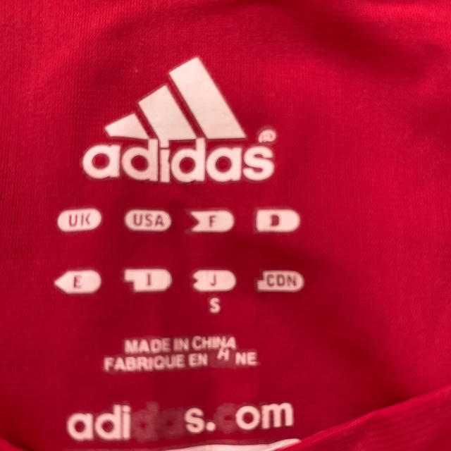 adidas(アディダス)のadidas  メンズトップス　S  RED メンズのトップス(Tシャツ/カットソー(半袖/袖なし))の商品写真