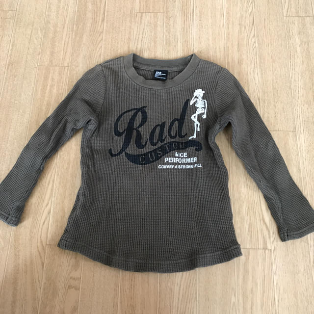 BeBe(ベベ)のべべ ロンＴ 100cm キッズ/ベビー/マタニティのキッズ服男の子用(90cm~)(Tシャツ/カットソー)の商品写真