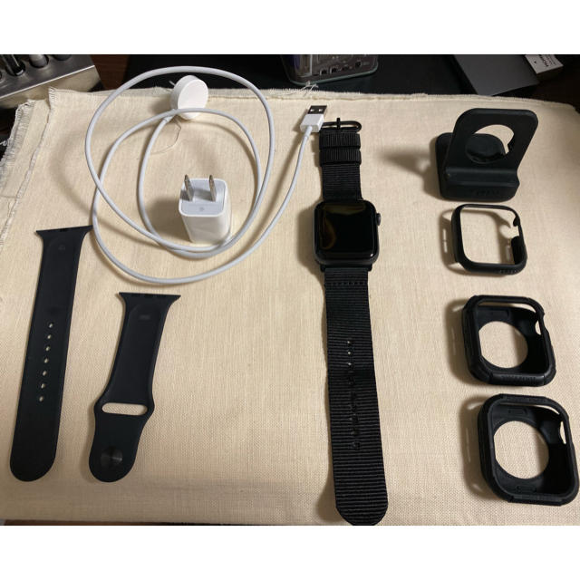 Apple Watch(アップルウォッチ)のApple Watch 4 44mm  オマケ多数シュピゲン謹製 メンズの時計(腕時計(デジタル))の商品写真