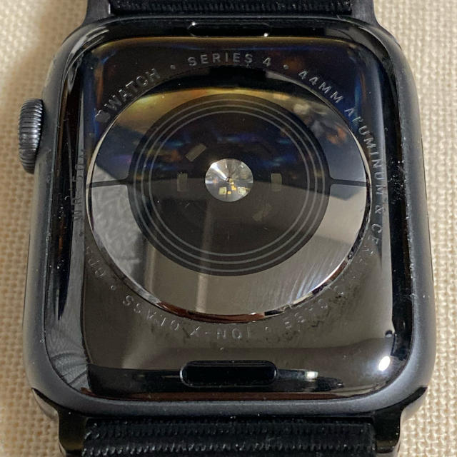 Apple Watch(アップルウォッチ)のApple Watch 4 44mm  オマケ多数シュピゲン謹製 メンズの時計(腕時計(デジタル))の商品写真