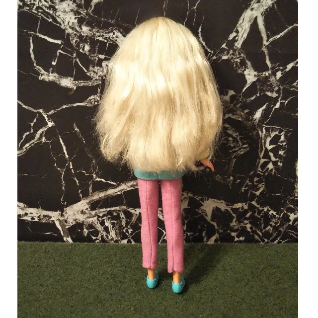 Barbie(バービー)のバービー人形  バービー 妹 スキッパー  人形  お洋服 靴 付き！ ハンドメイドのぬいぐるみ/人形(人形)の商品写真