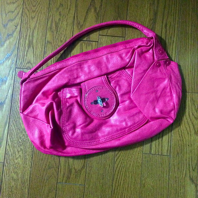 DIESEL(ディーゼル)の♡DIESELピンクBAG♡ レディースのバッグ(ハンドバッグ)の商品写真