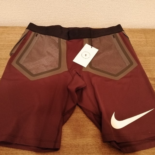 UNDERCOVER(アンダーカバー)の新品NIKE Gyakusou XLサイズ Helix Short  Pants メンズのパンツ(ショートパンツ)の商品写真