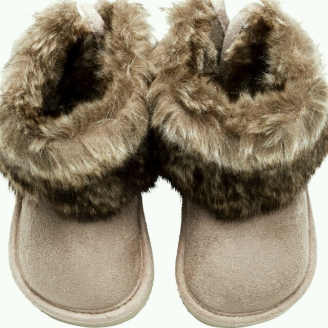 H&M(エイチアンドエム)のベビー♡ムートンブーツ キッズ/ベビー/マタニティのベビー靴/シューズ(~14cm)(ブーツ)の商品写真