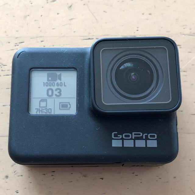 GoPro(ゴープロ)のGoPro HERO7 Black＋純正3way＋三脚マウント スマホ/家電/カメラのカメラ(ビデオカメラ)の商品写真