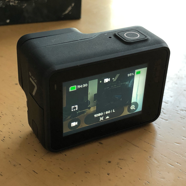 GoPro(ゴープロ)のGoPro HERO7 Black＋純正3way＋三脚マウント スマホ/家電/カメラのカメラ(ビデオカメラ)の商品写真