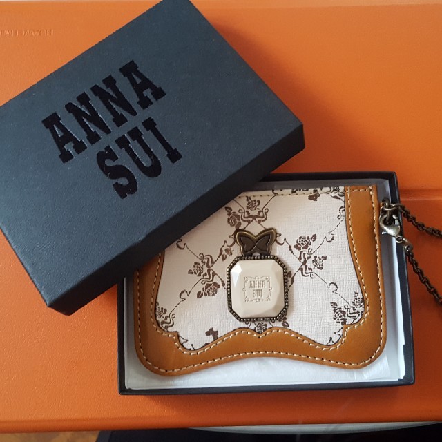 ANNA SUI(アナスイ)の【chiii様専用】定期・パスケース レディースのファッション小物(パスケース/IDカードホルダー)の商品写真