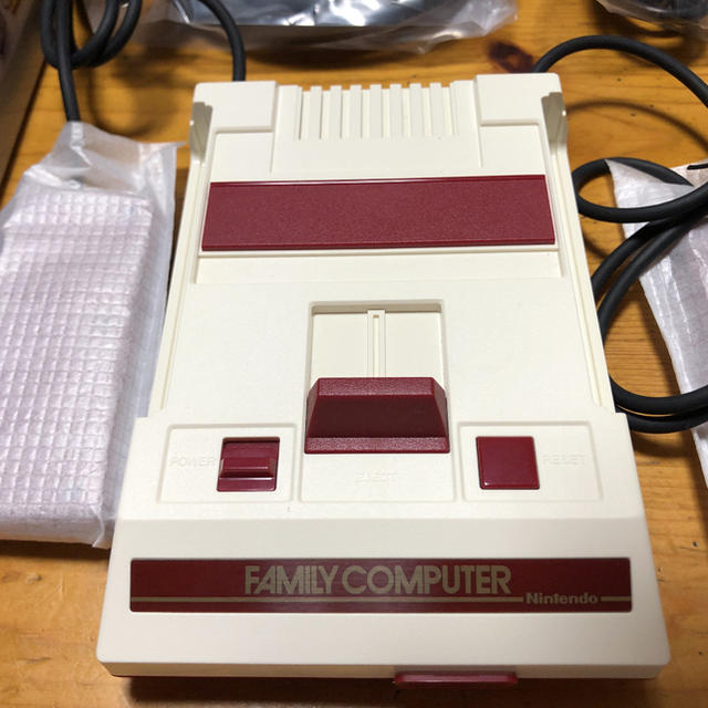 ファミリーコンピュータ(ファミリーコンピュータ)の【ブルースカイ様専用】ファミリーコンピュータクラシックミニ エンタメ/ホビーのゲームソフト/ゲーム機本体(家庭用ゲーム機本体)の商品写真