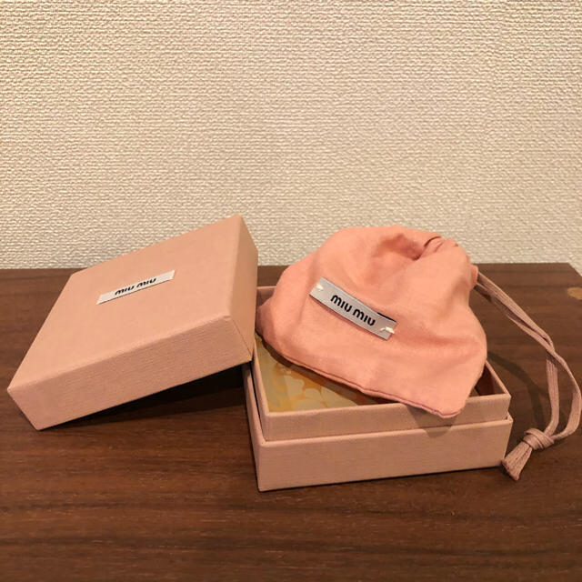 miumiu(ミュウミュウ)のサラ様専用 レディースのアクセサリー(ブレスレット/バングル)の商品写真