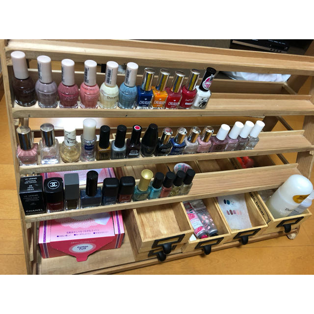 通販のお買物 【ネイル棚壁に赤いマニキュア鉄ジェルネイル展示化粧品