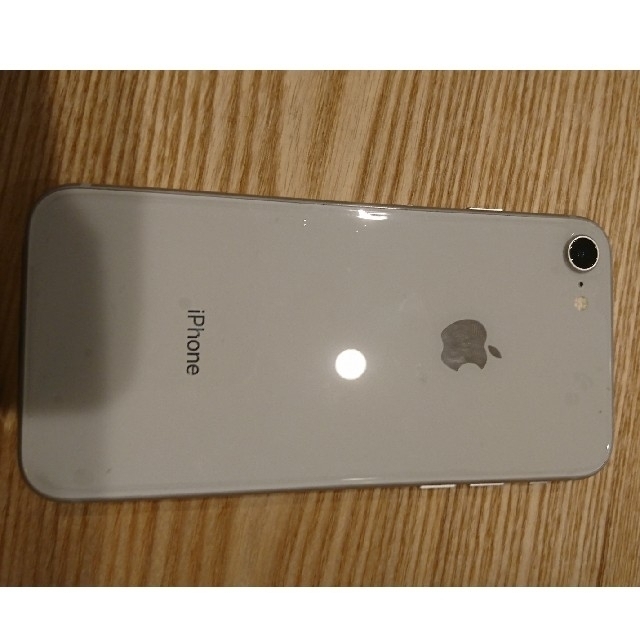 iPhone(アイフォーン)のiphone8 64GB ほぼ未使用・SIMロック解除済み スマホ/家電/カメラのスマートフォン/携帯電話(スマートフォン本体)の商品写真