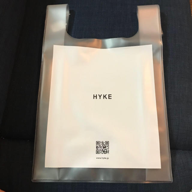 HYKE(ハイク)のハイク　ビニールバッグ　チャリティバッグ レディースのバッグ(トートバッグ)の商品写真