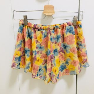 リエンダ(rienda)の新品　rienda 花柄　シフォンショーパン(ショートパンツ)