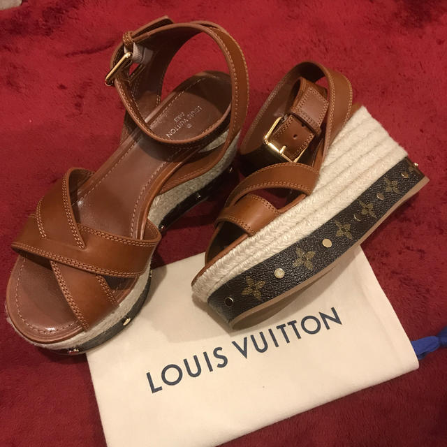 LOUIS VUITTON(ルイヴィトン)のマリコ様専用ページ レディースの靴/シューズ(サンダル)の商品写真