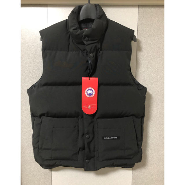 CANADA GOOSE(カナダグース)の新品 カナダグース ダウンベストWINDSOR VEST BLACK レアモデル メンズのジャケット/アウター(ダウンベスト)の商品写真