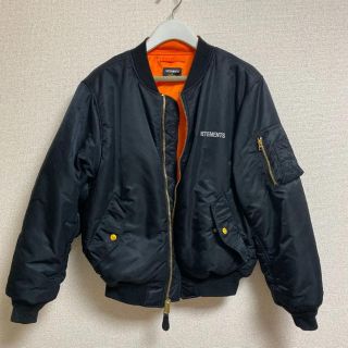 アルファインダストリーズ(ALPHA INDUSTRIES)のVETEMENTS、ボンバージャケット、MA-1(フライトジャケット)