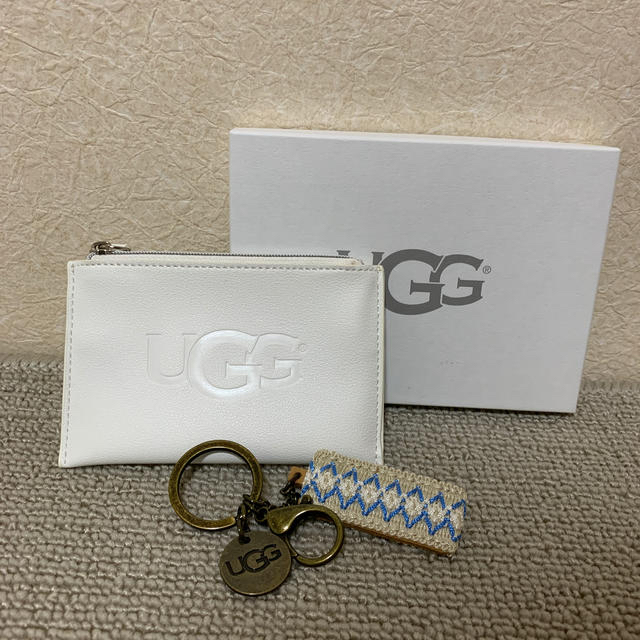 UGG(アグ)のUGG  40周年ノベルティ小銭入れ・キーホルダー　mrrmさま専用 レディースのファッション小物(ポーチ)の商品写真