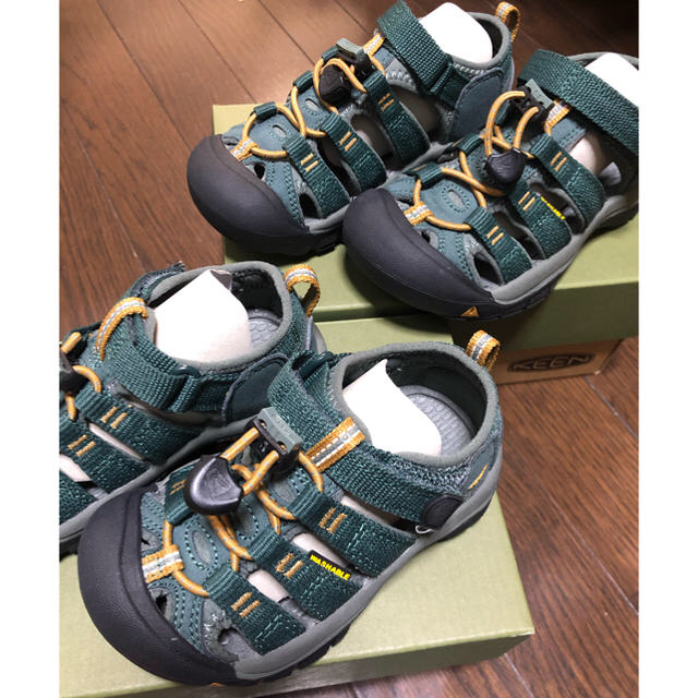 KEEN(キーン)の【新品】KEEN 18.5cm キッズ/ベビー/マタニティのキッズ靴/シューズ(15cm~)(サンダル)の商品写真