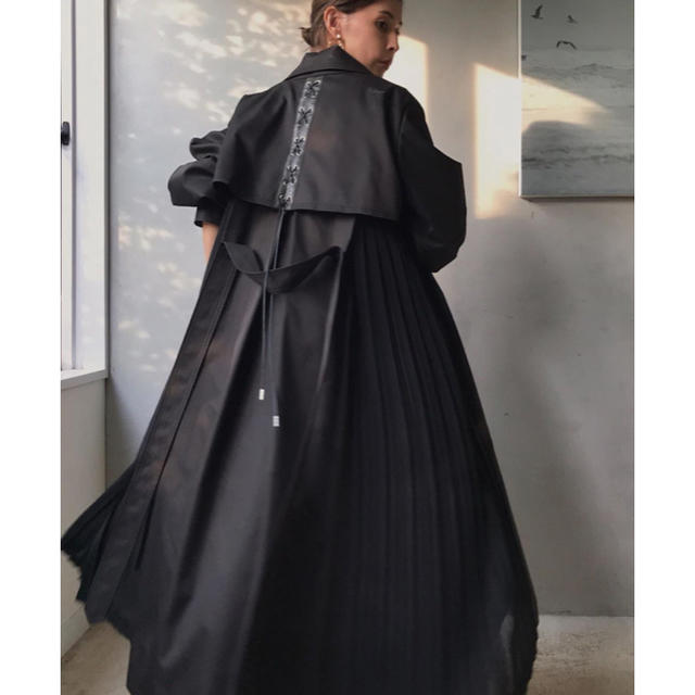 Ameri VINTAGE(アメリヴィンテージ)のAmelievintageBALLOONSLEEVE PLEATS TRENCH レディースのジャケット/アウター(トレンチコート)の商品写真