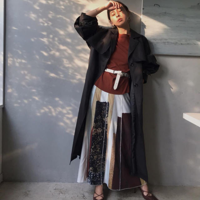 Ameri VINTAGE(アメリヴィンテージ)のAmelievintageBALLOONSLEEVE PLEATS TRENCH レディースのジャケット/アウター(トレンチコート)の商品写真