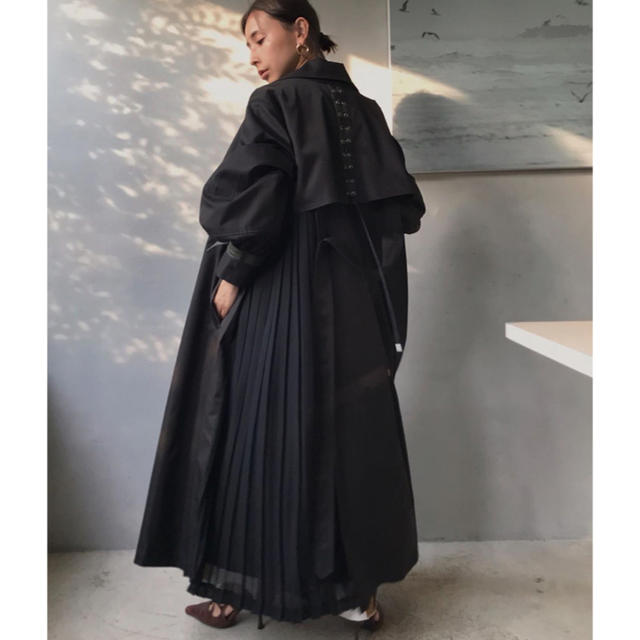 Ameri VINTAGE(アメリヴィンテージ)のAmelievintageBALLOONSLEEVE PLEATS TRENCH レディースのジャケット/アウター(トレンチコート)の商品写真