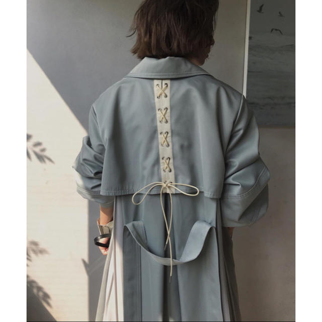 Ameri VINTAGE(アメリヴィンテージ)のAmelievintageBALLOONSLEEVE PLEATS TRENCH レディースのジャケット/アウター(トレンチコート)の商品写真