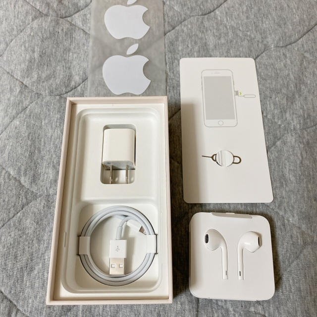 Apple(アップル)のiPhone8 64GB Gold スマホ/家電/カメラのスマートフォン/携帯電話(スマートフォン本体)の商品写真