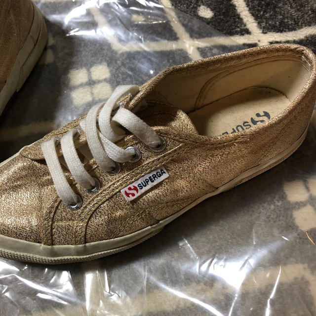 SUPERGA(スペルガ)のスペルガ  スニーカー ゴールドメタリック レディースの靴/シューズ(スニーカー)の商品写真